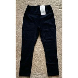Fabletics Trinity High Waist Pocket Capri NWT